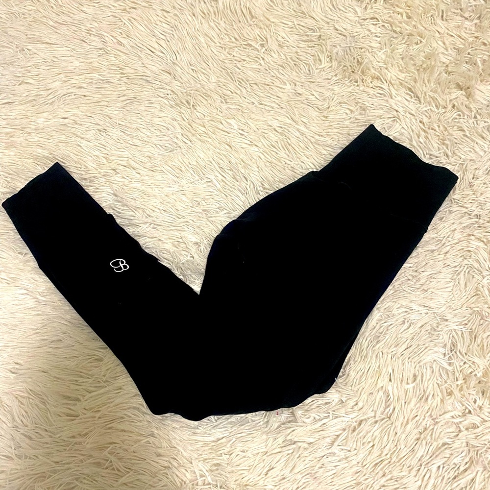 Black shape leggings